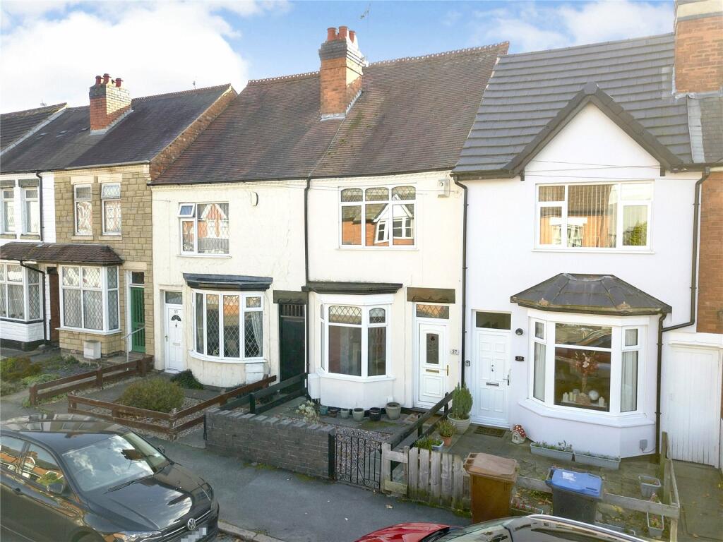 2 bedroom terraced house for sale in Clarendon Road, Hinckley