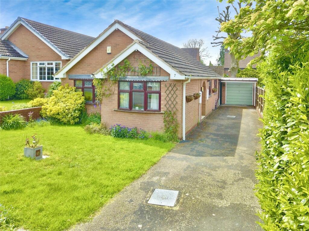 2 bedroom bungalow for sale in Andrew Close, Stoke Golding, Nuneaton