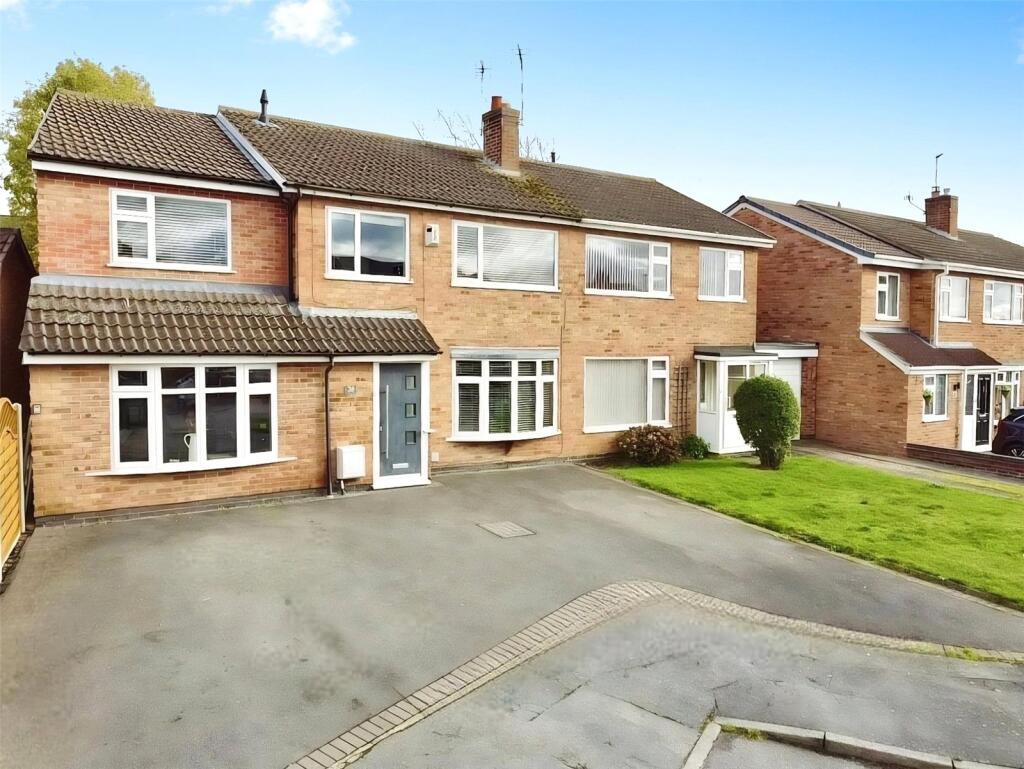 Main image of property: Bearsden Crescent, Hinckley, Leicestershire, LE10