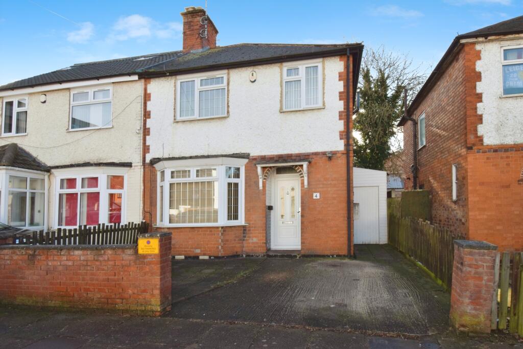 3 bedroom semi-detached house for sale in Marina Road, Leicester, Leicestershire, LE5
