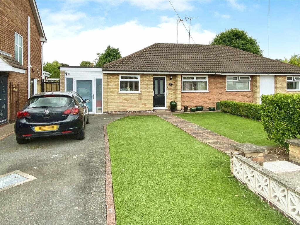 2 bedroom bungalow for sale in Stonewell Crescent, Nuneaton