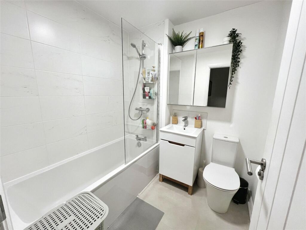 Additional property image - Parliament Drive, Nuneaton, Warwickshire, CV11