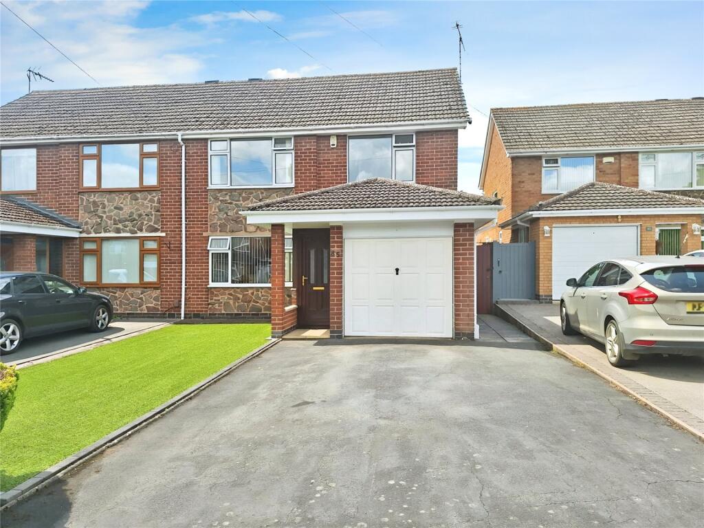 Main image of property: Whitestone Road, Nuneaton, Warwickshire, CV11