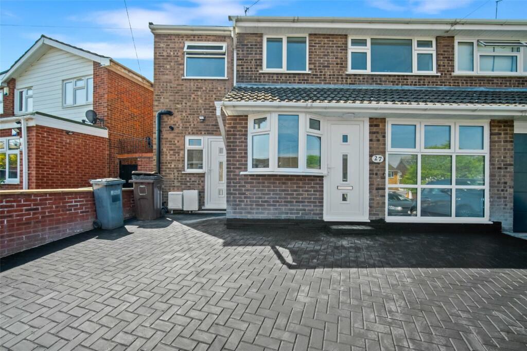 4 bedroom semidetached house for sale in Lammas Close, Solihull, West
