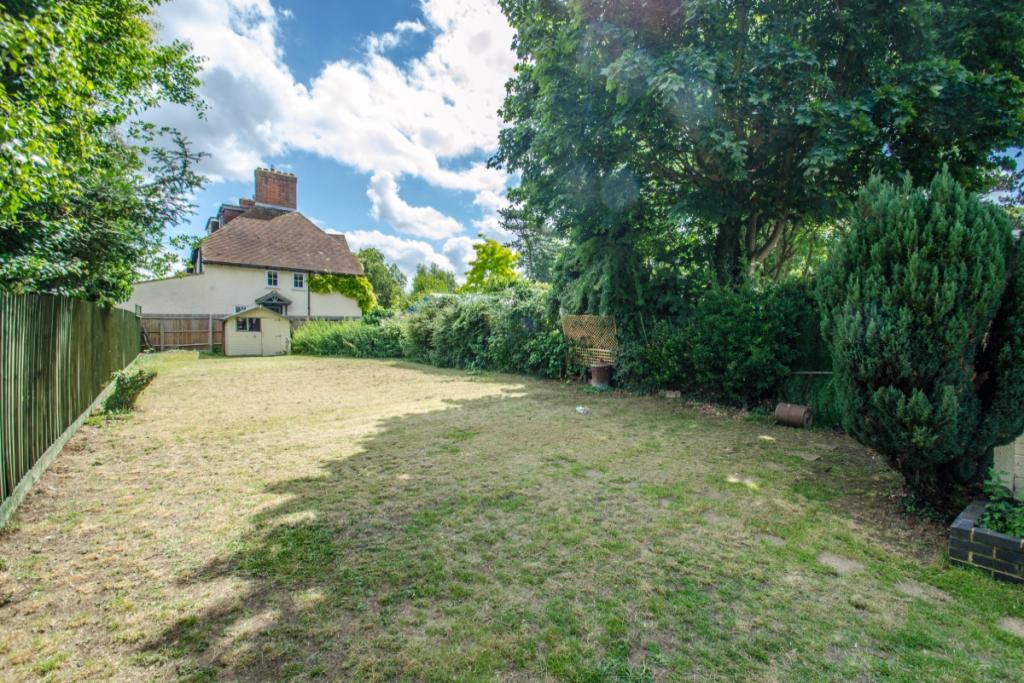 4 bedroom detached house for sale in Bedford Road, Hitchin