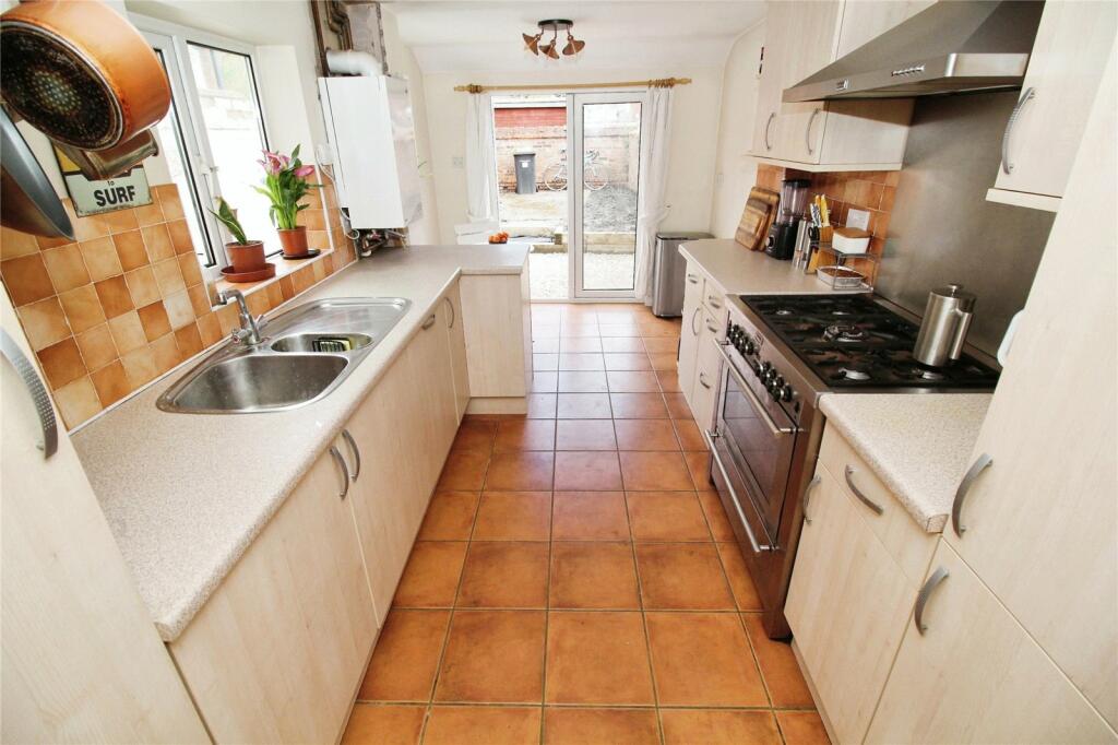 2 bedroom terraced house for sale in Hartington Street, Bedford