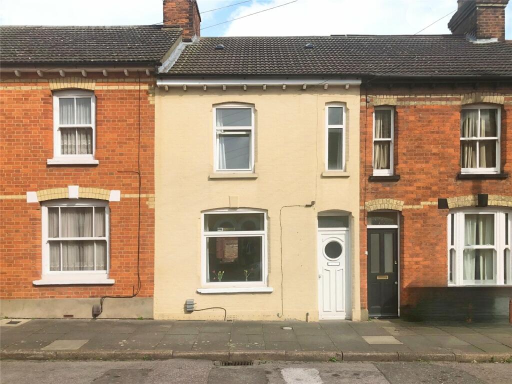 2 bedroom terraced house for sale in Hartington Street, Bedford