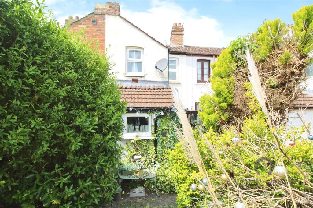 Main image of property: The Warren, Clapham, Bedford, Bedfordshire, MK41