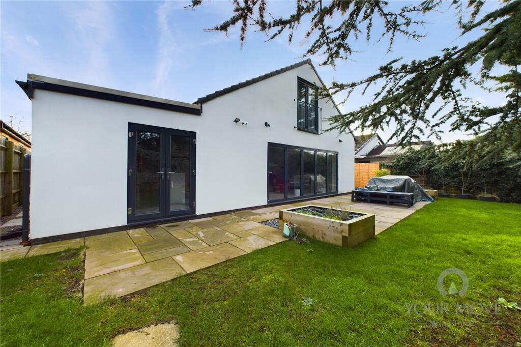 3 bedroom detached house for sale in Regent Road, Burton Latimer