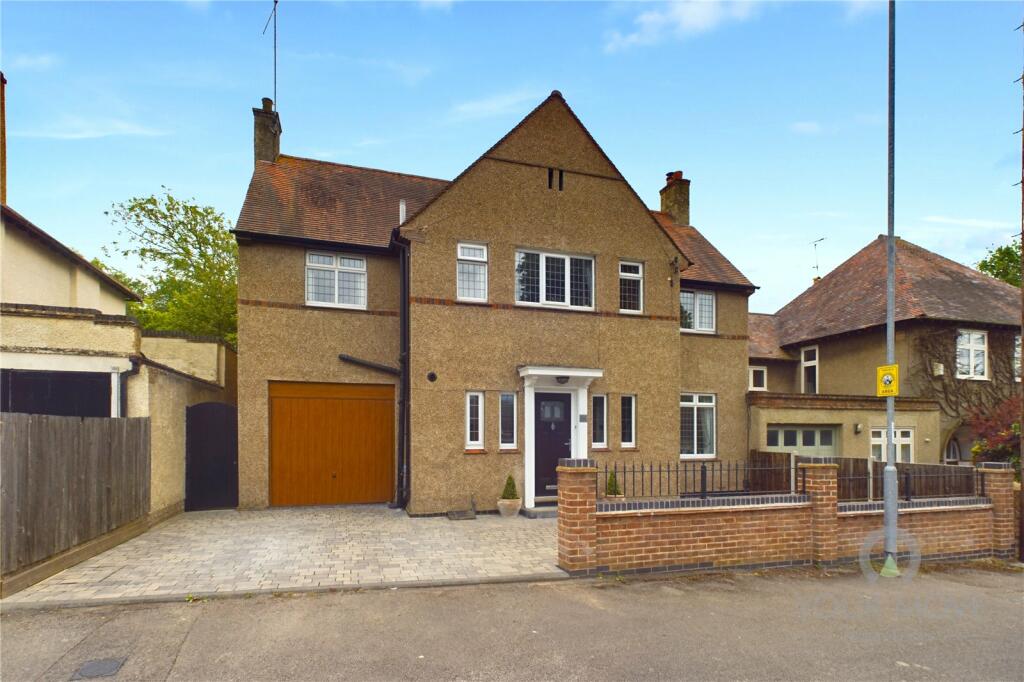4 bedroom detached house for sale in Blandford Avenue, Kettering