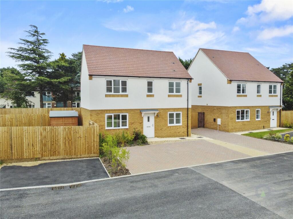 Main image of property: Pines Close, Kingsthorpe, Northampton, Northamptonshire, NN2