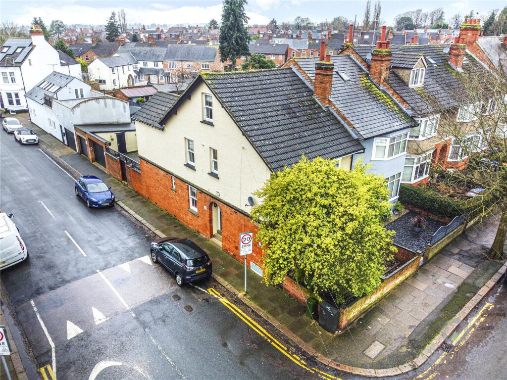 Main image of property: Kingsthorpe Grove, Kingsthorpe, Northamptonshire, NN2