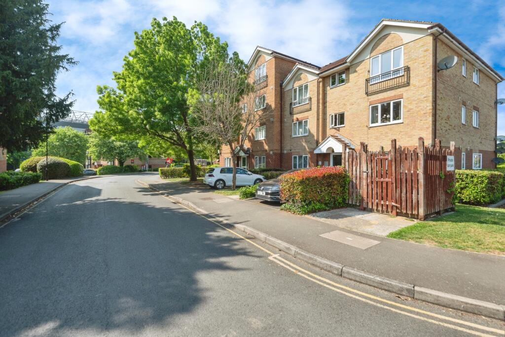 Main image of property: Varsity Drive, Twickenham, TW1
