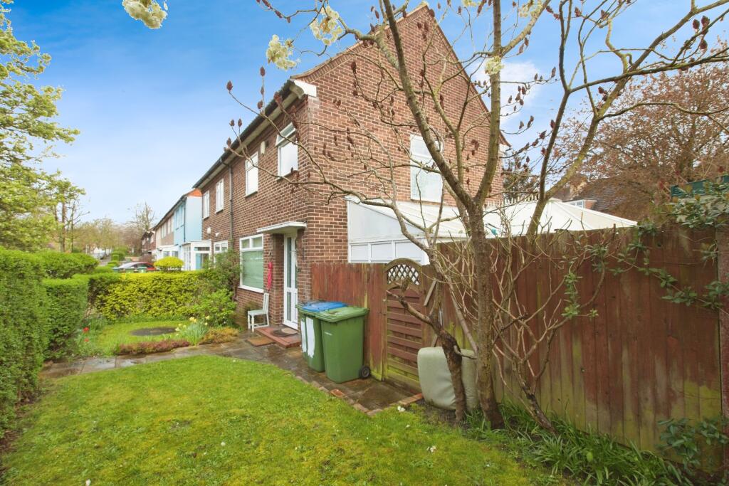2 bedroom semidetached house for sale in Dursley Road, London, SE3