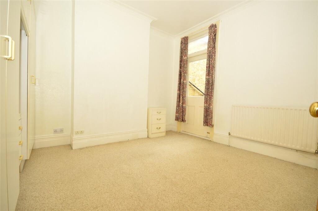 1 bedroom flat for sale in St. Barnabas Road, Sutton, SM1