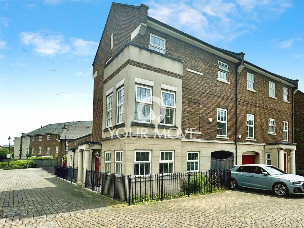 5 bedroom semidetached house for sale in Park Cliff Road, Greenhithe