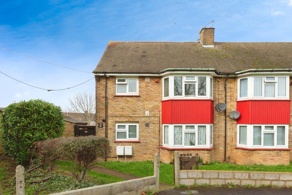 1 bedroom for sale in Medhurst Crescent, Gravesend, Kent, DA12