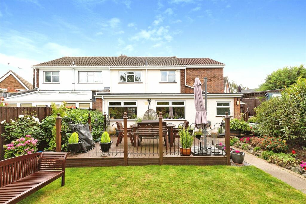 4 bedroom semidetached house for sale in Tradescant Drive, Meopham