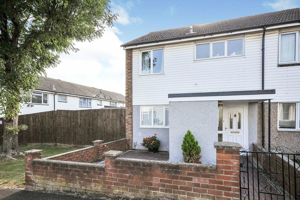 2 bedroom end of terrace house for sale in Conifer Way, Swanley, Kent, BR8