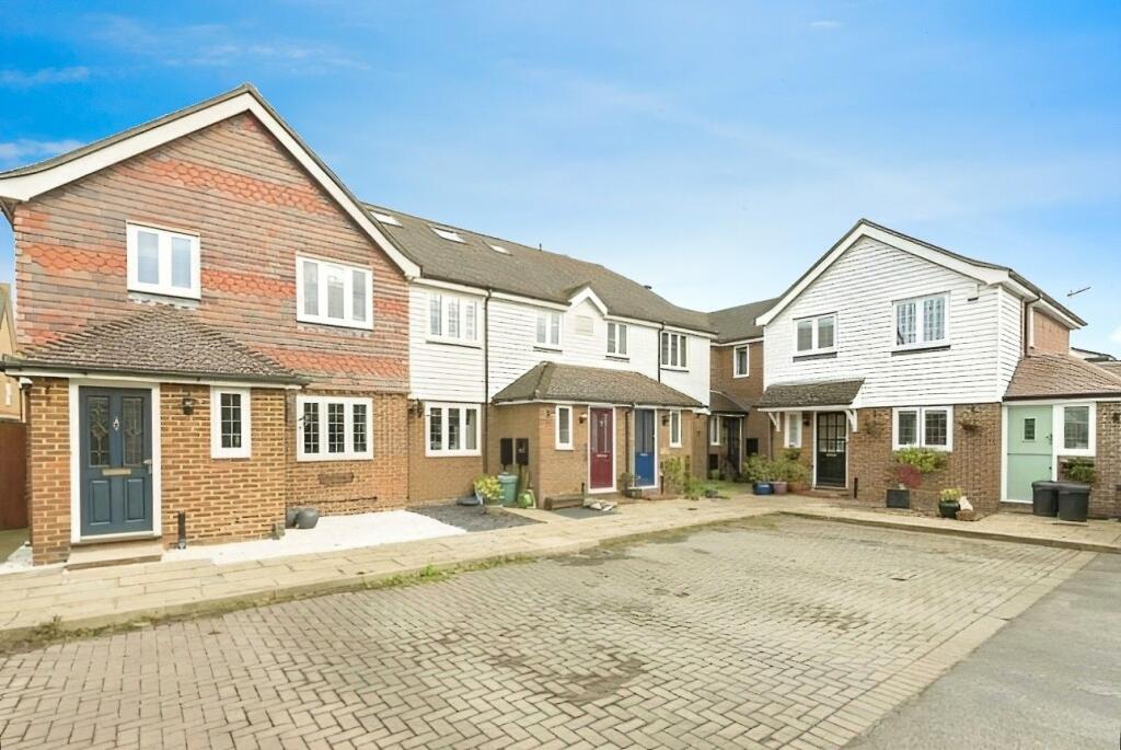 3 bedroom end of terrace house for sale in The Staples, Swanley, Kent, BR8