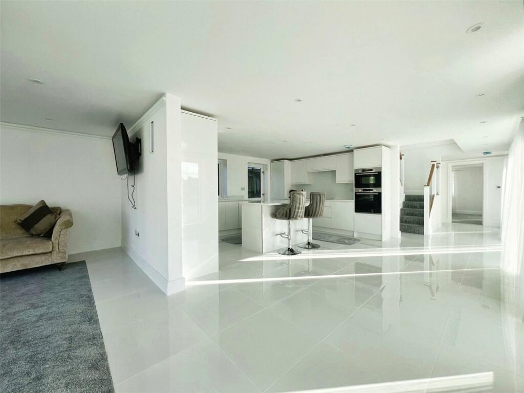 Additional property image - Manse Way, Swanley, Kent, BR8
