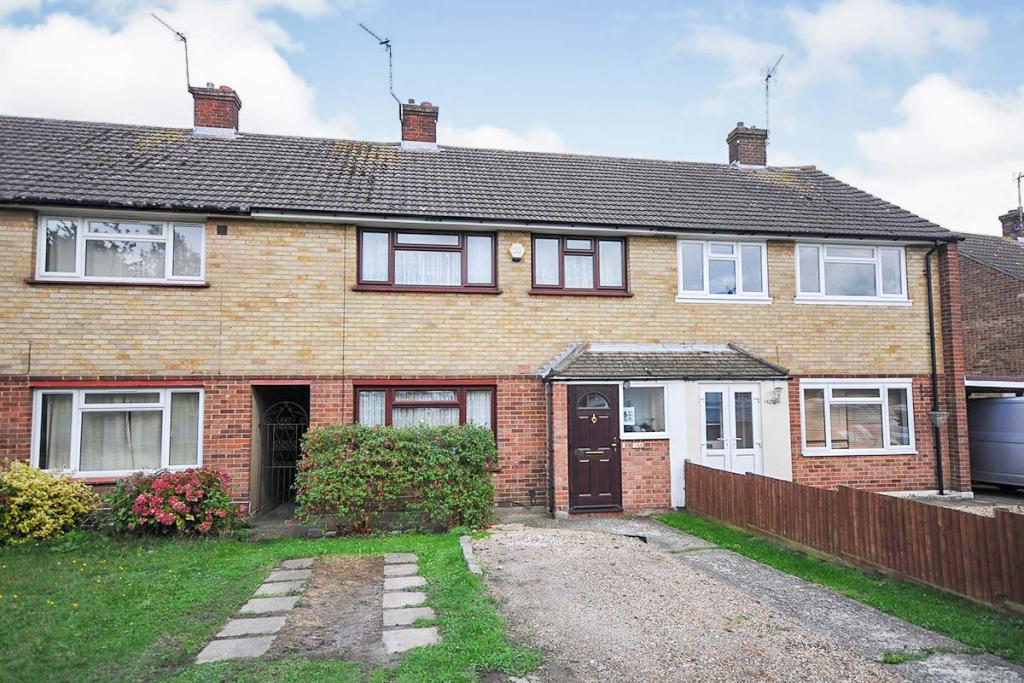 3 bedroom terraced house for sale in Hart Dyke Road, Swanley, Kent, BR8