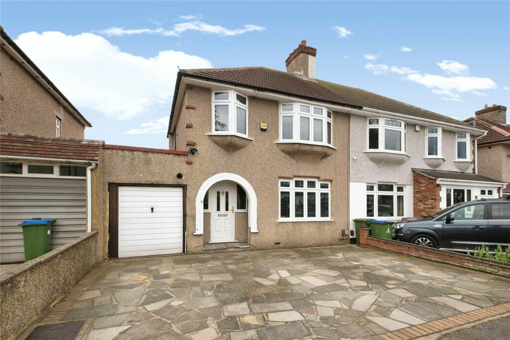 3 bedroom semidetached house for sale in Preston Drive, Bexleyheath, DA7