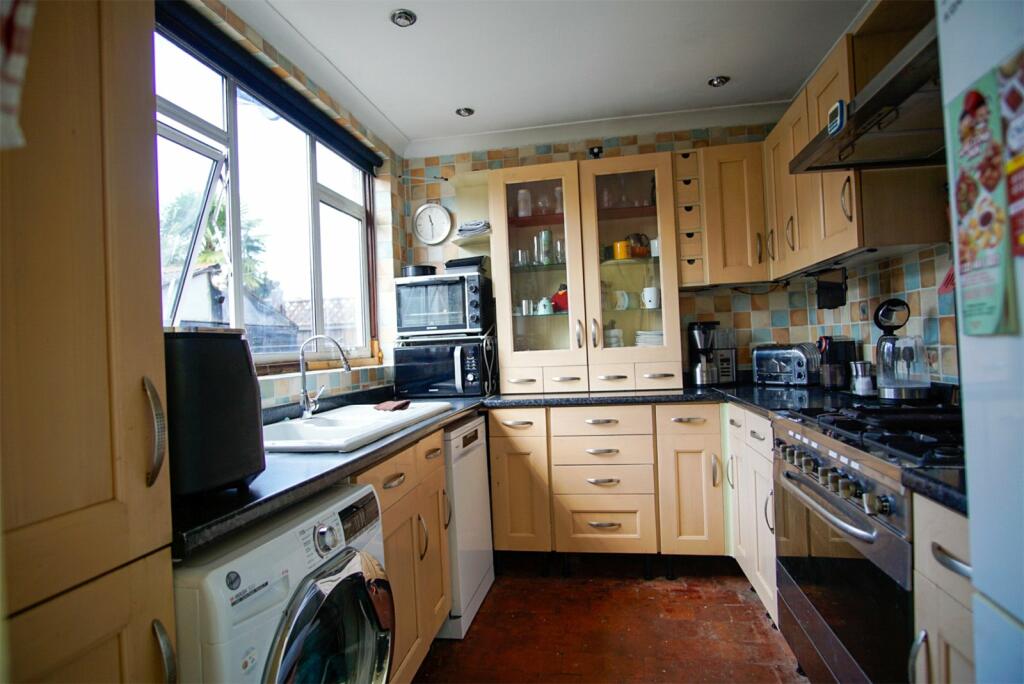 Additional property image - Carlton Road, Erith, DA8