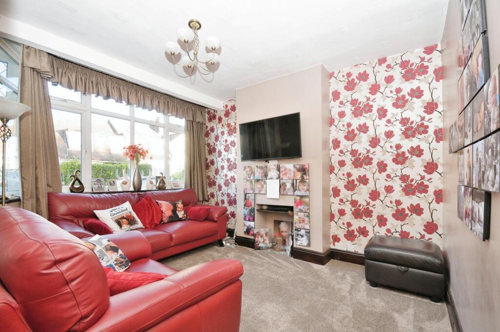 3 bedroom terraced house for sale in Hillcrest Road, Bromley, BR1