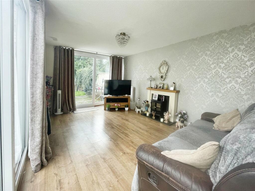 3 bedroom bungalow for sale in Longfield Place, Maidstone, Kent, ME15