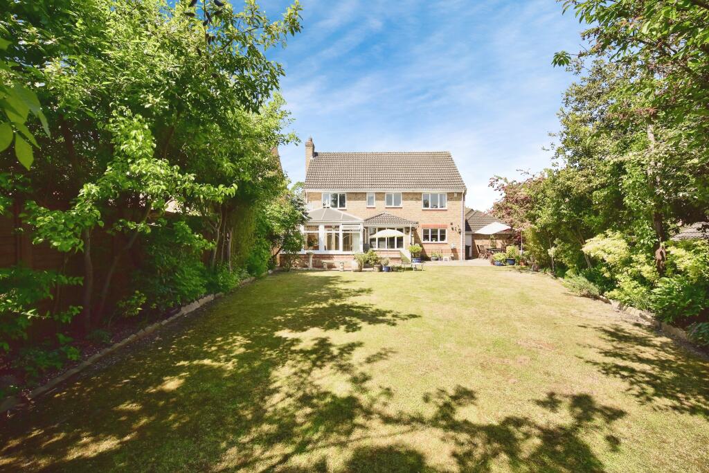 Main image of property: Cliveden Close, Allington, Maidstone, Kent, ME16