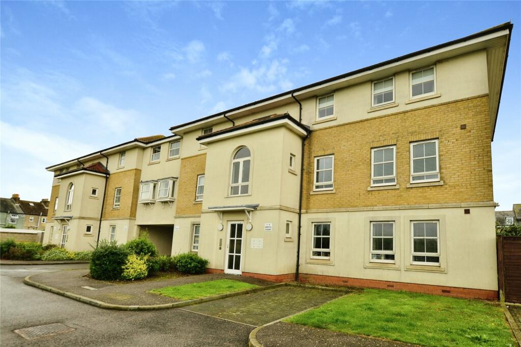 2 bedroom flat for sale in Trafalgar Drive, Walmer, Deal, Kent, CT14