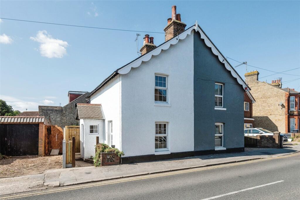 2 bedroom semidetached house for sale in Albion Road, Broadstairs