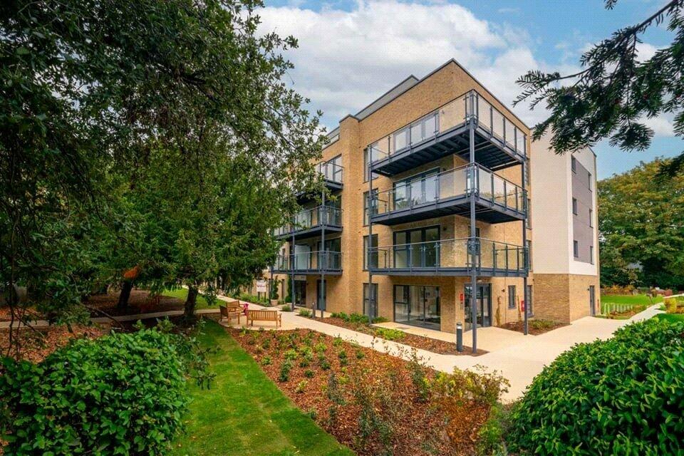 2 bedroom flat for sale in Fairfield Road, Broadstairs, Kent, CT10