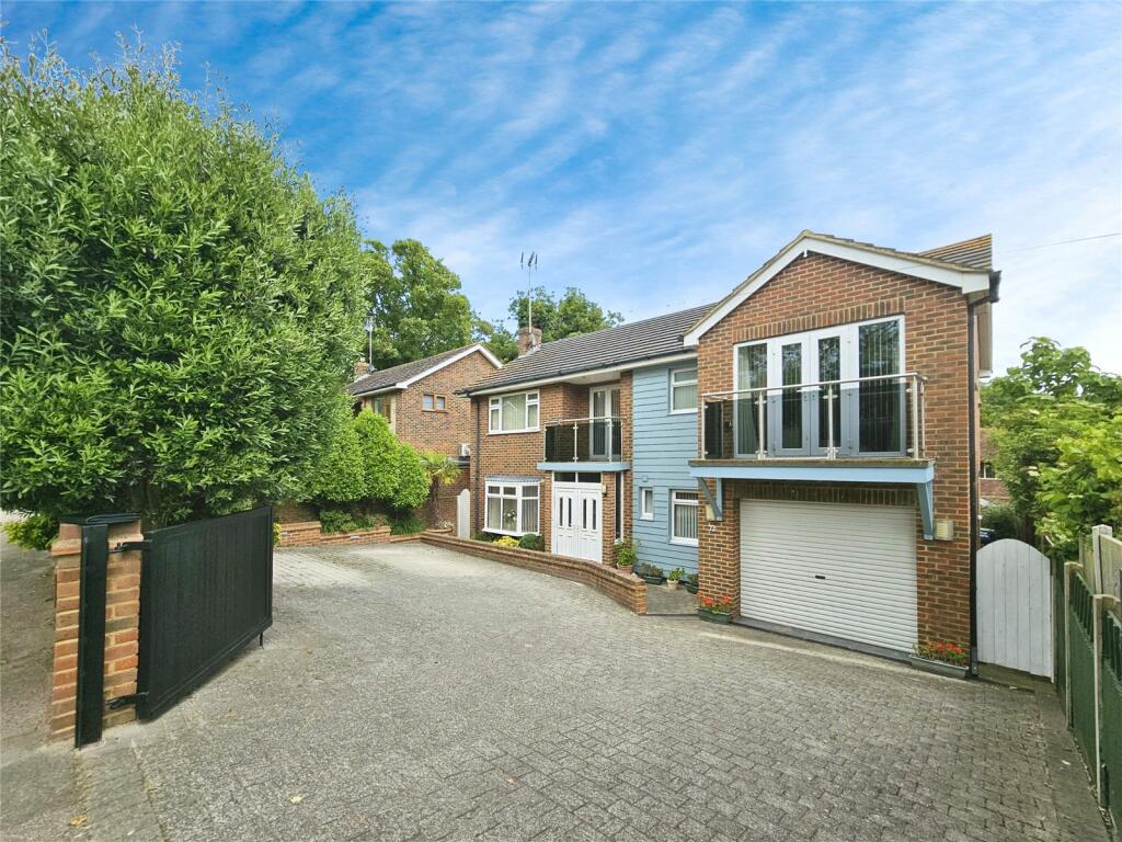 4 bedroom detached house for sale in Stone Road, Broadstairs, Kent, CT10