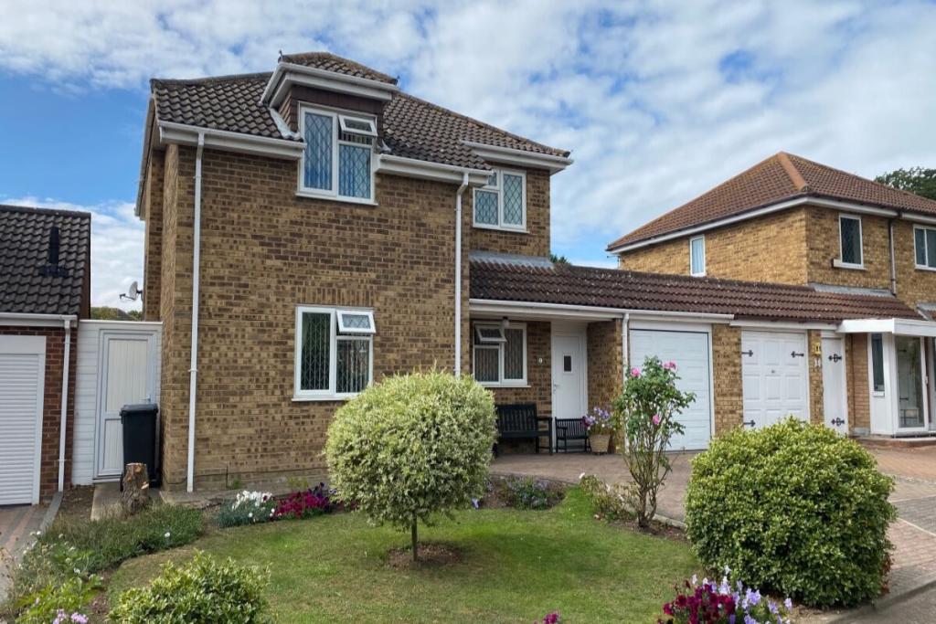 4 bedroom detached house for sale in Park Wood Close, Broadstairs, CT10
