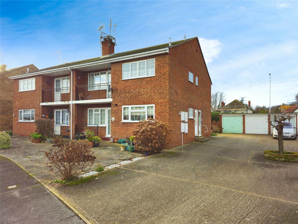 2 bedroom flat for sale in Weatherly Drive, Broadstairs, Kent, CT10