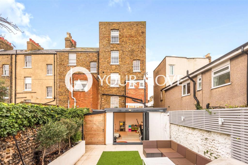 4 bedroom end of terrace house for sale in Abbots Hill, Ramsgate, Kent