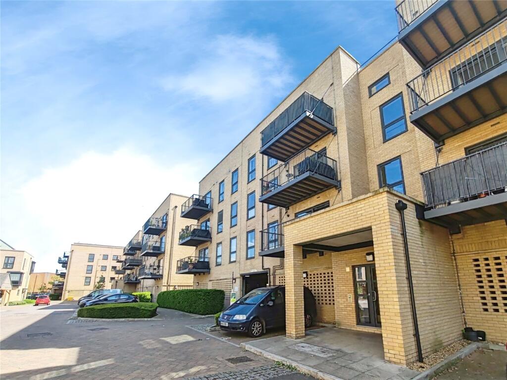 Main image of property: Starboard Crescent, Chatham, Kent, ME4