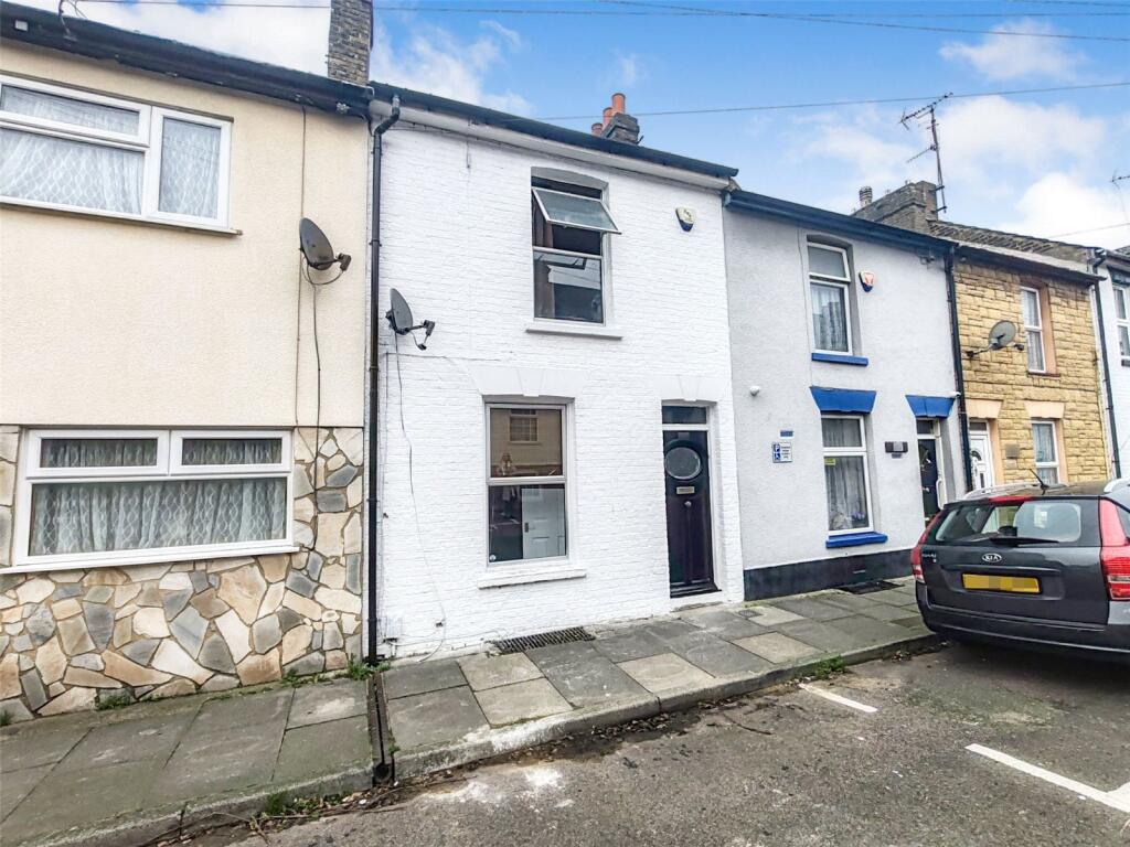 Main image of property: East Street, Chatham, Kent, ME4