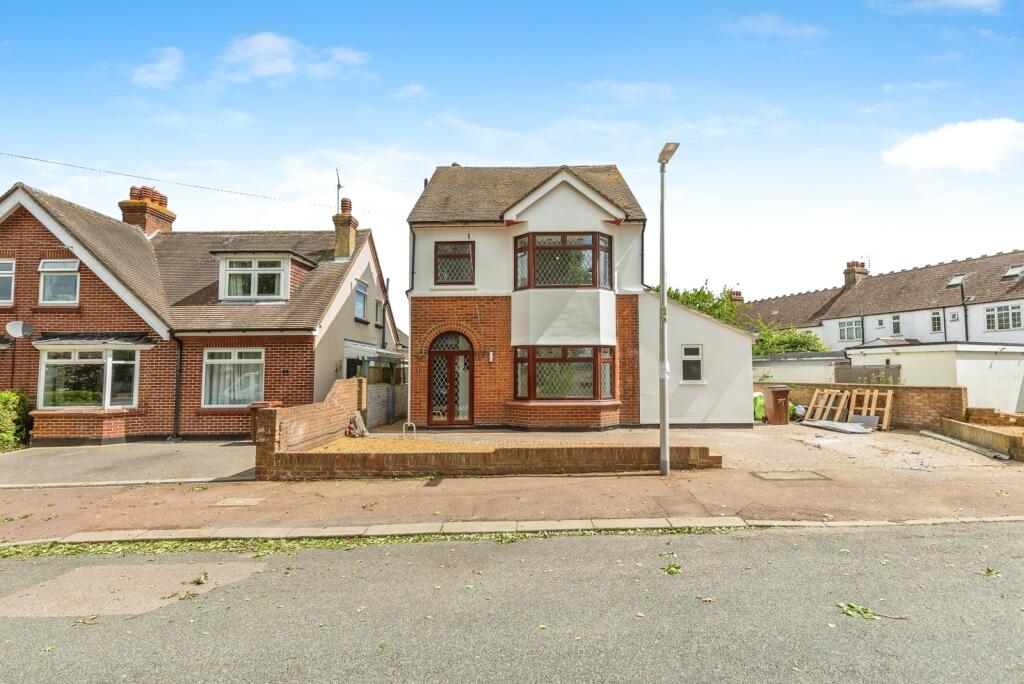 Main image of property: Hunters Way West, Chatham, Kent, ME5