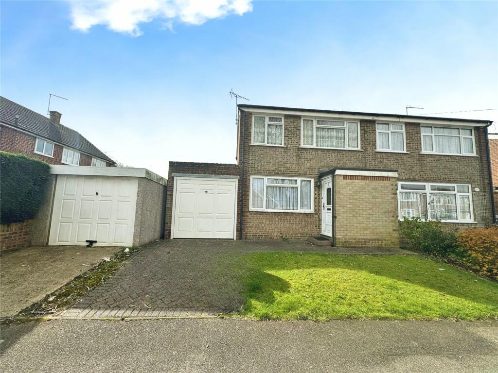 Main image of property: Pembroke Gardens, Rainham, Gillingham, Kent, ME8