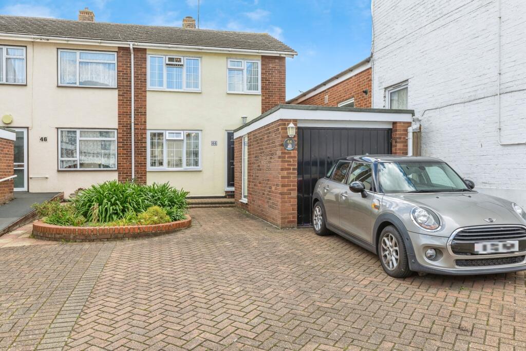 Main image of property: Station Road, Rainham, Gillingham, Kent, ME8