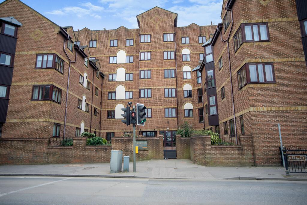 2 bedroom retirement property for sale in Rochester Gate, High Street