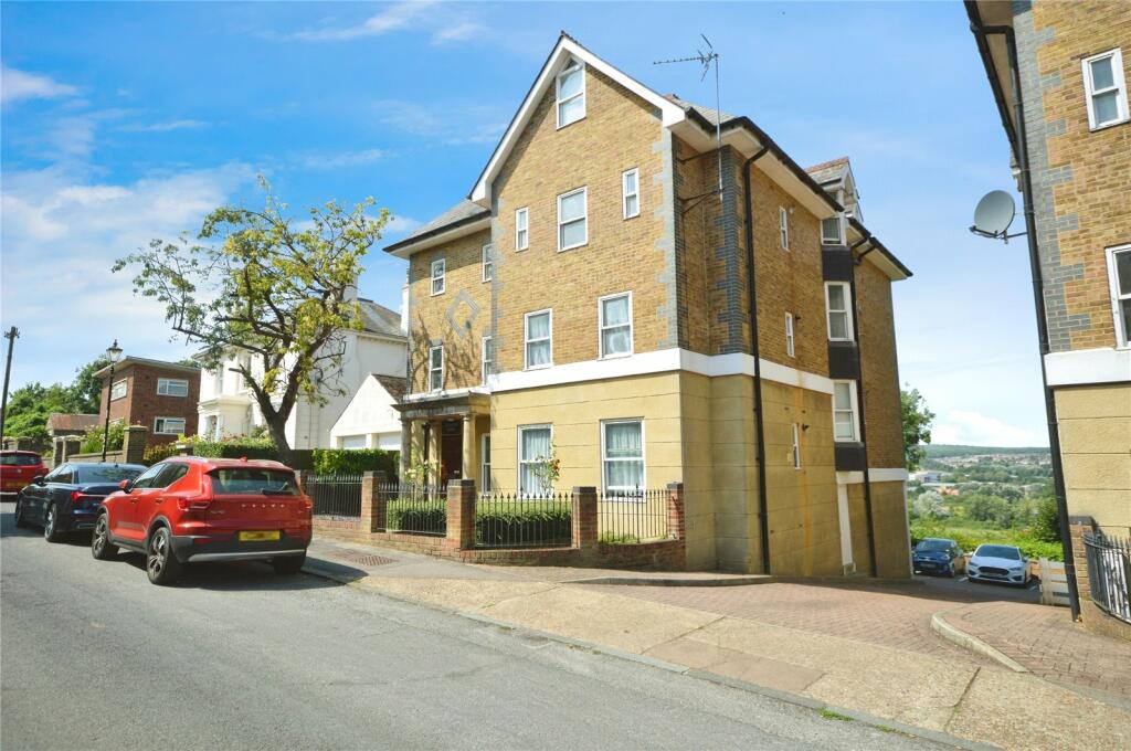 Studio flat for sale in St. Margarets Street, Rochester, Kent, ME1