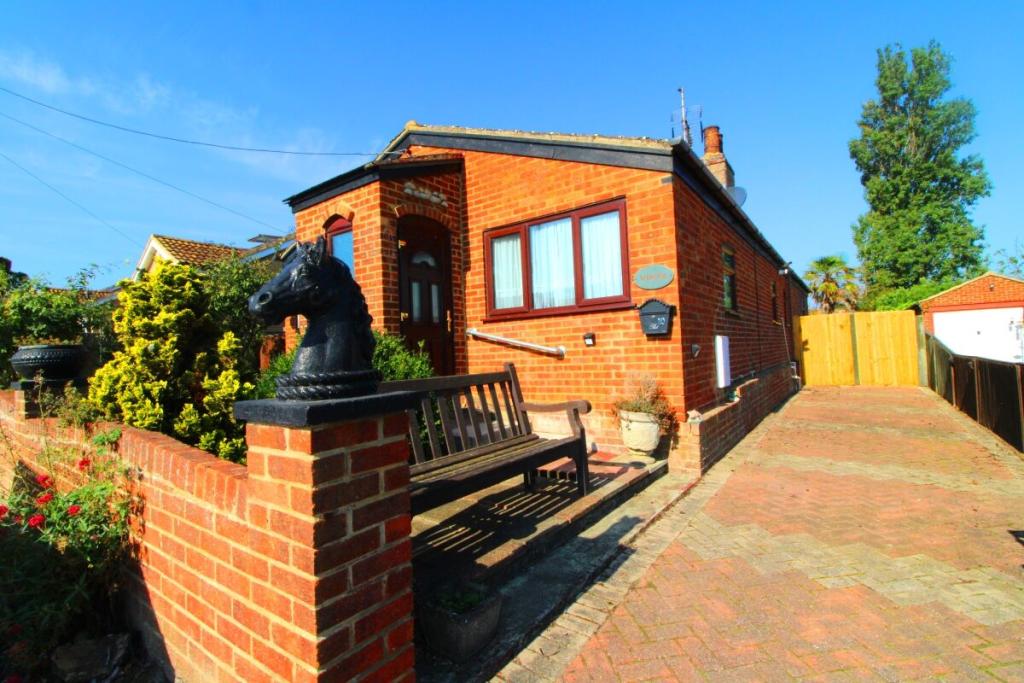 3 bedroom detached bungalow for sale in Shurland Avenue, LeysdownOn