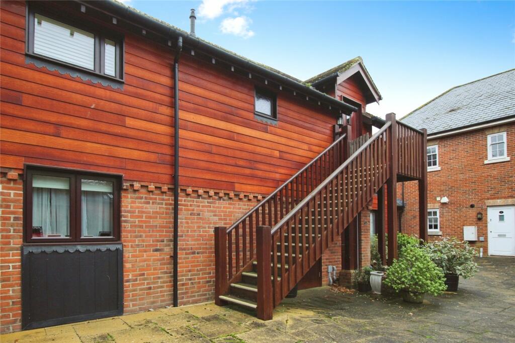 2 bedroom flat for sale in Runcton Lane, Runcton, Chichester, West