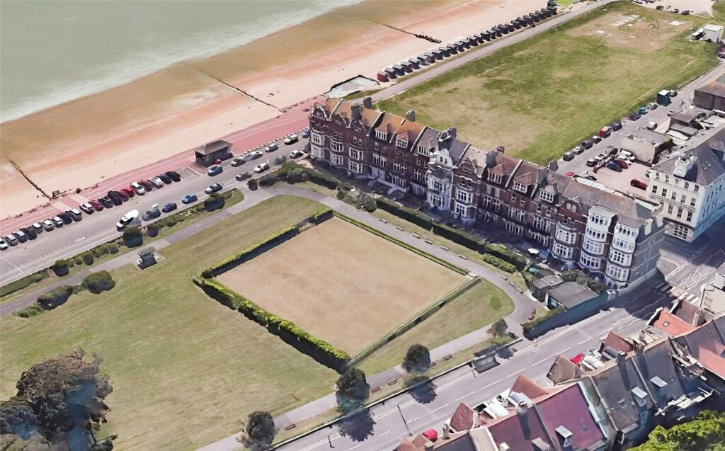 1 bedroom flat for sale in Grosvenor Gardens, St. LeonardsonSea, East