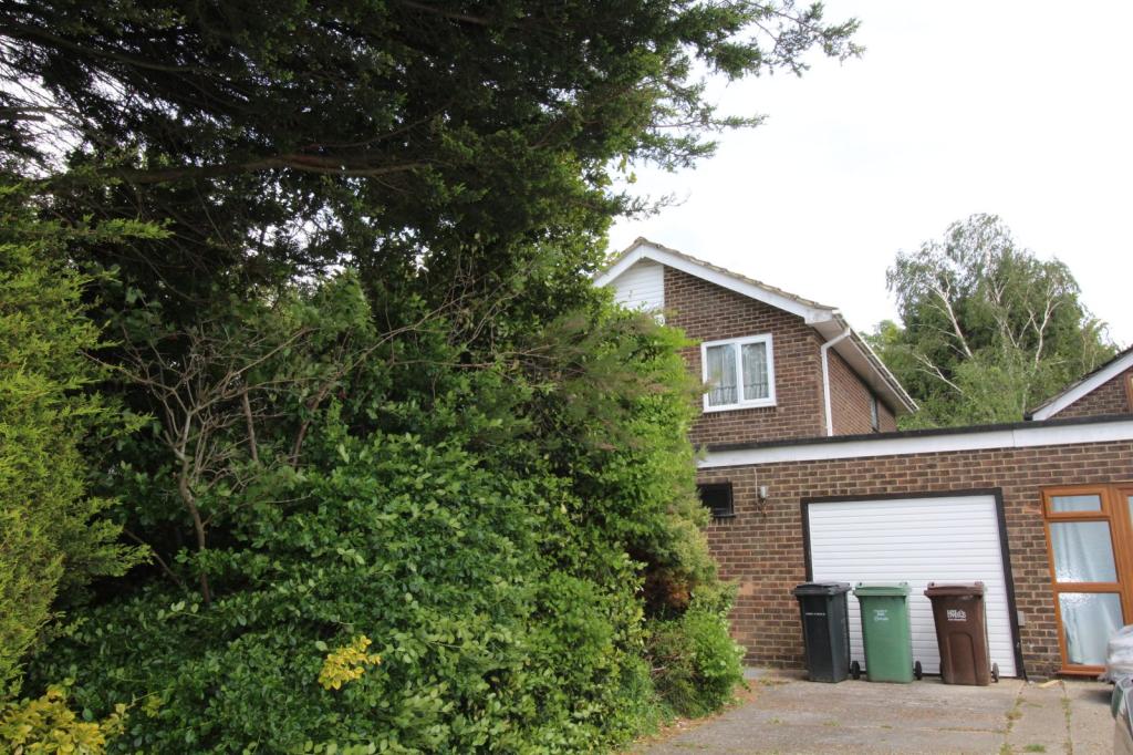 3 bedroom detached house for sale in Stablefields, Cottage Lane