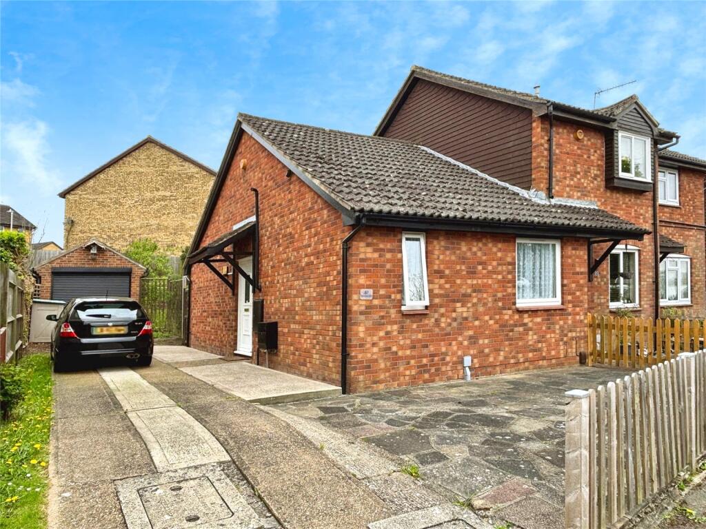 Main image of property: Oakwood Rise, Tunbridge Wells, Kent, TN2